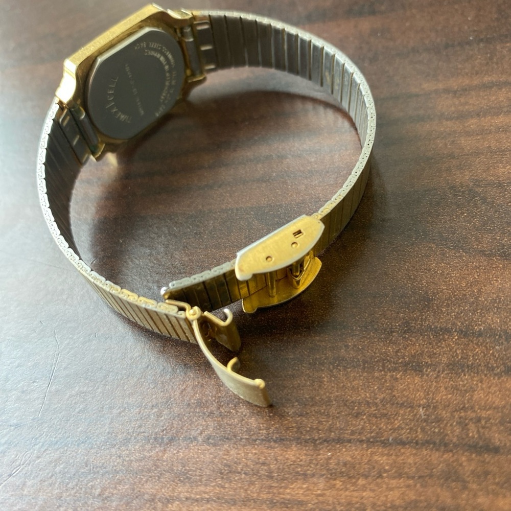 Timex Gold Digital Watch - Picture 7 of 8